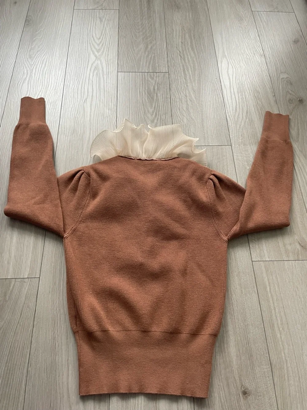 DONATED - DON’T BUY Zara ruffle knit, cognac with beige ruffle, very stretchy, M - Picture 13 of 13